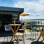 Appartement Lakefront View Entire With 2 Bedrooms, 2 Full Bathrooms & Balcony Waterview Reichenau