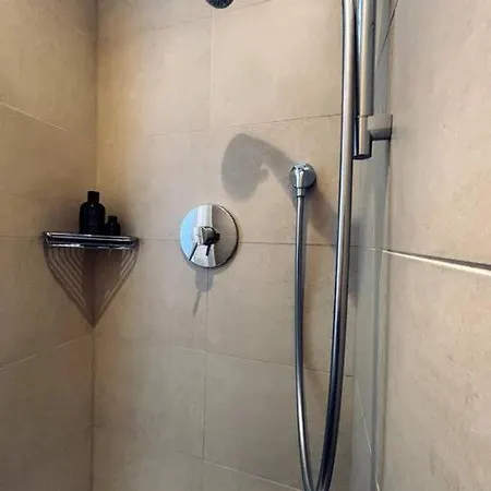 Apartamento Lakefront View Entire With 2 Bedrooms, 2 Full Bathrooms & Balcony Waterview Reichenau