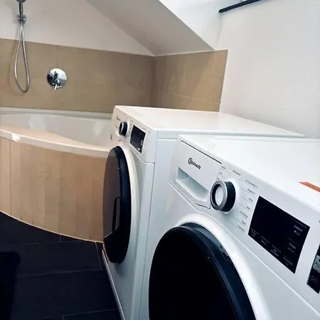 Apartamento Lakefront View Entire With 2 Bedrooms, 2 Full Bathrooms & Balcony Waterview Reichenau