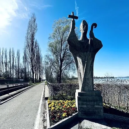 Lakefront View Entire With 2 Bedrooms, 2 Full Bathrooms & Balcony Waterview *