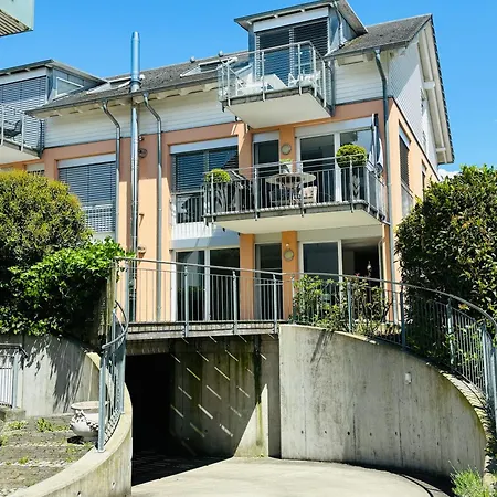 Lakefront View Entire With 2 Bedrooms, 2 Full Bathrooms & Balcony Waterview Reichenau