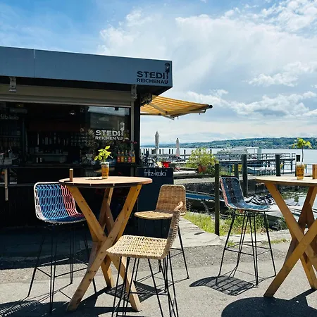 Daire Lakefront View Entire With 2 Bedrooms, 2 Full Bathrooms & Balcony Waterview Reichenau