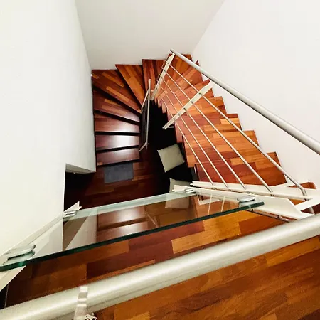 Lakefront View Entire With 2 Bedrooms, 2 Full Bathrooms & Balcony Waterview Apartamento Reichenau